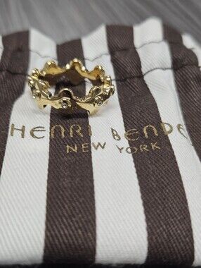 Henri Bendel Solid Gold-Tone & Crystal Fantasy Petal Stackable Eternity Ring